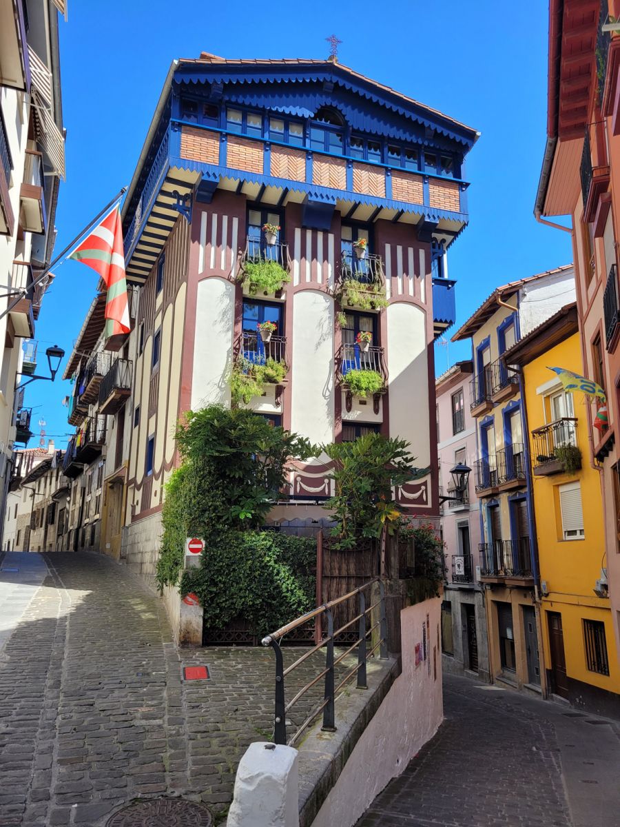Mutriku Alley