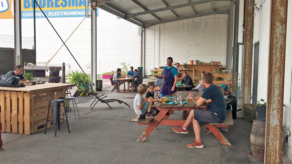 La terrasse pour déjeuner
