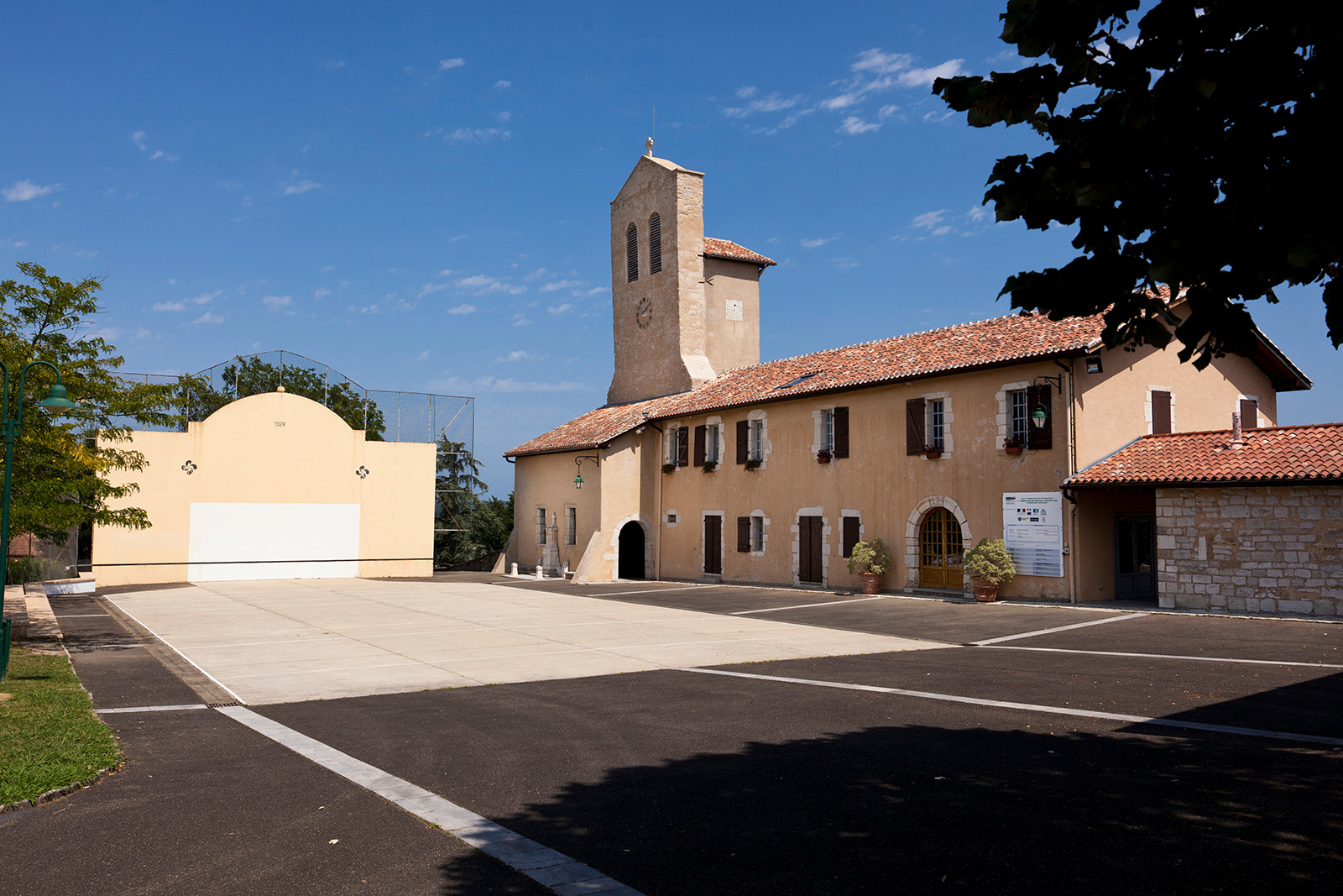 Lahonce Abbey