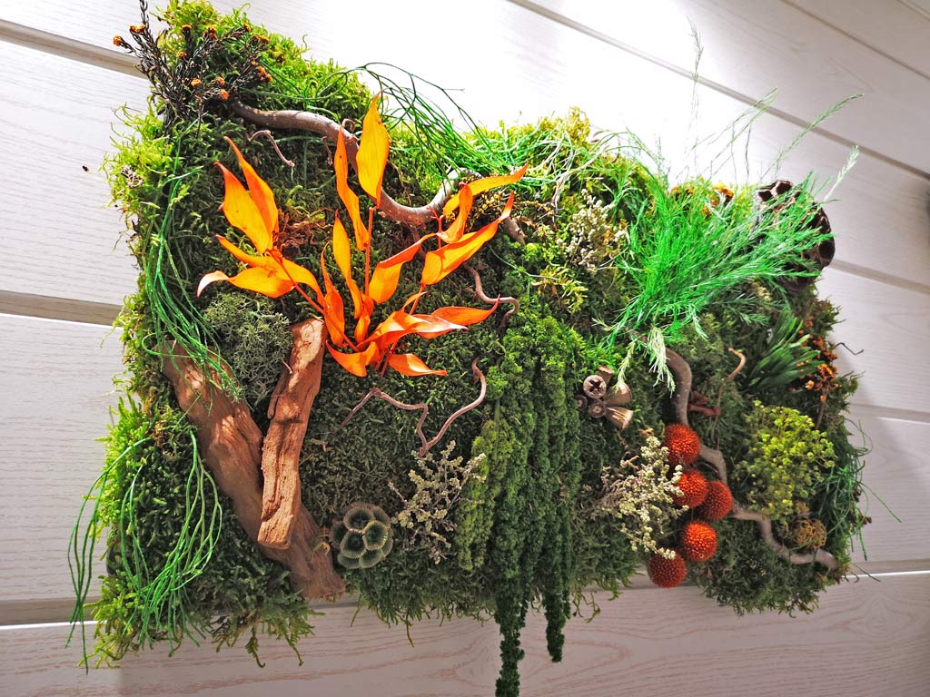 A beautiful floral composition that decorates the wall