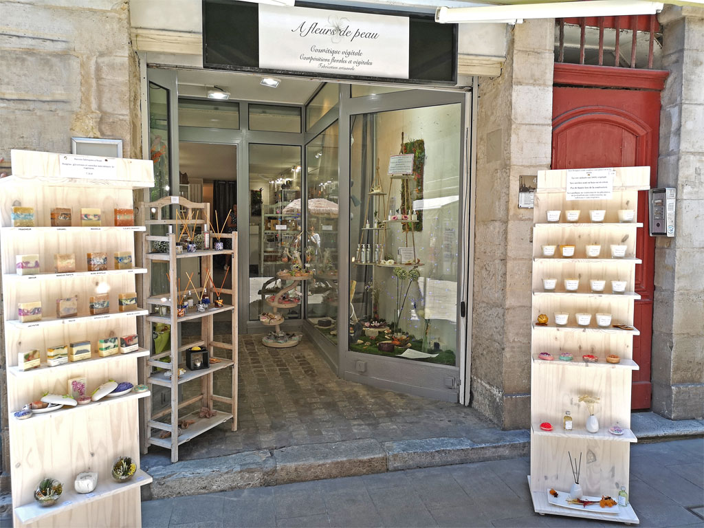 Entrance to the Boutique A Fleurs de Peau, Rue d'Espagne
