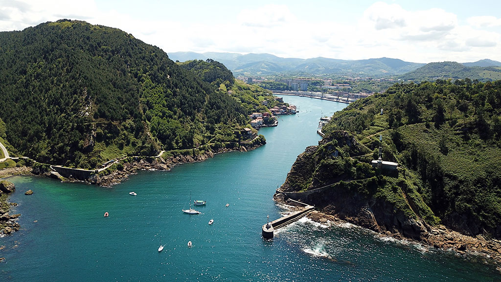 Passaia Bay seen from the sky